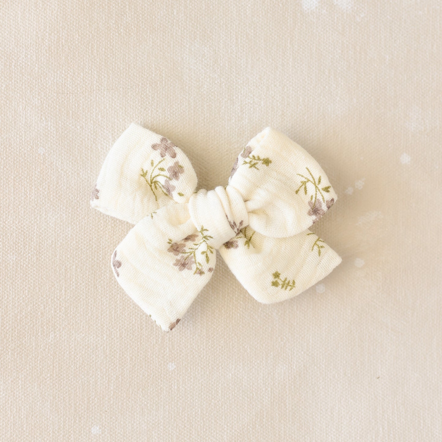 Explorer Bow Clip // Daisy