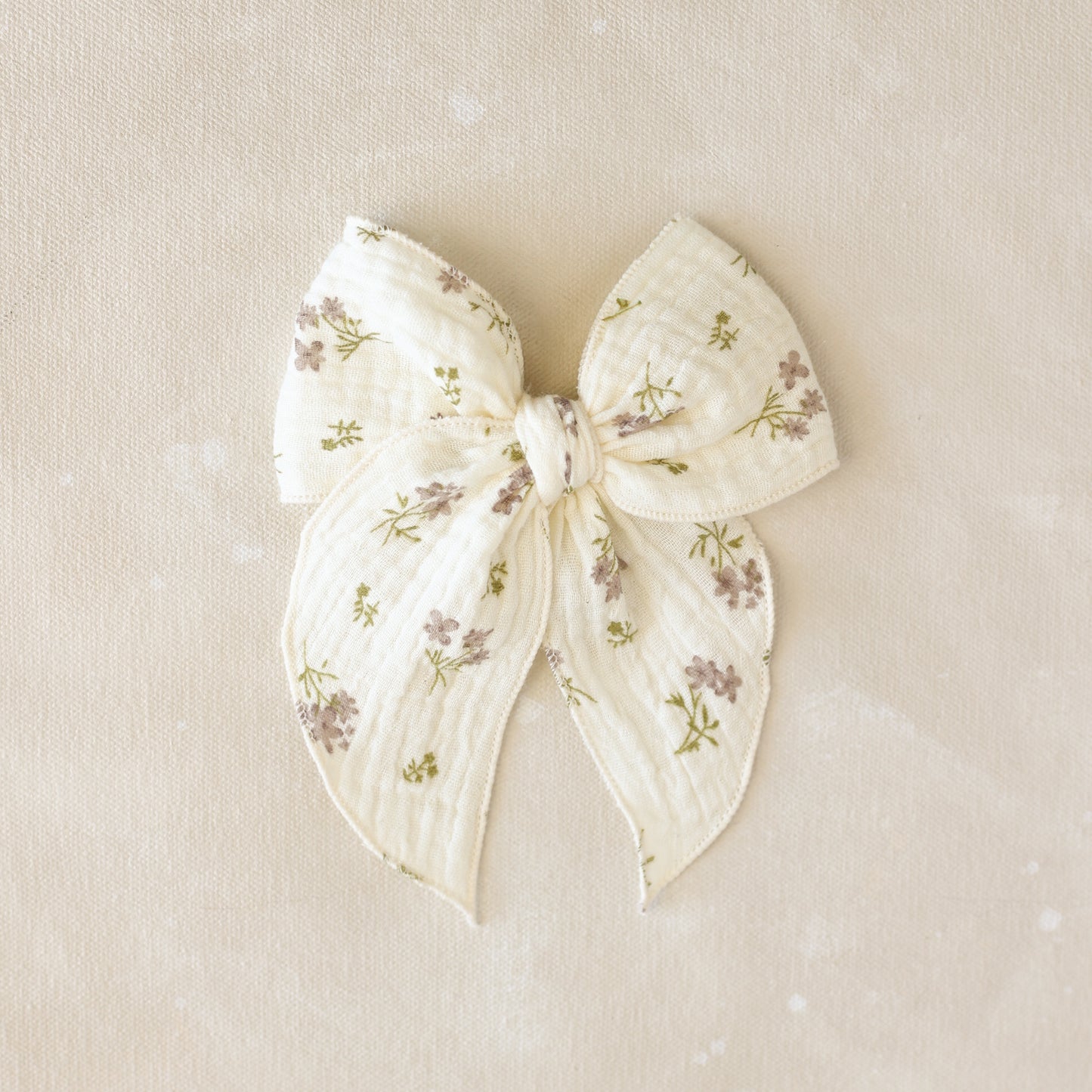 Fleur Bow Clip // Daisy
