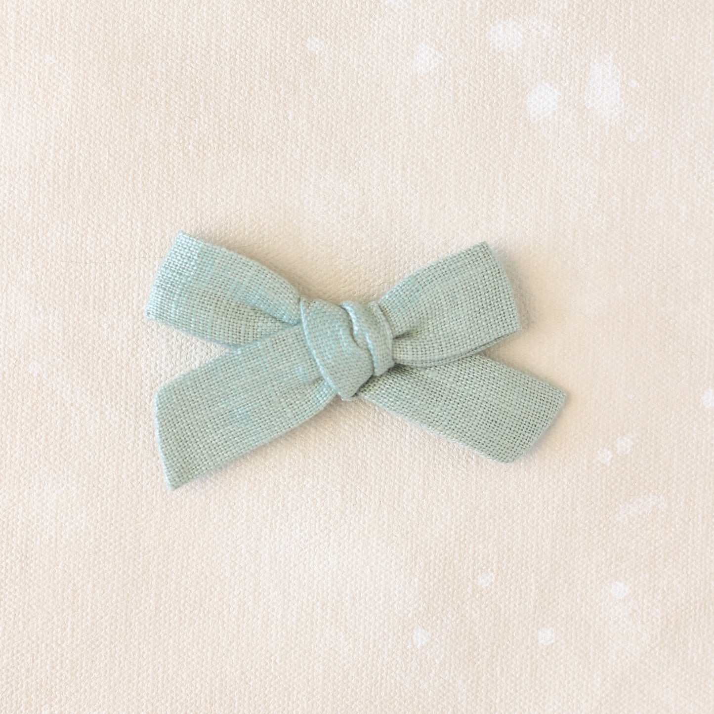 Scout Bow Clip // Eden