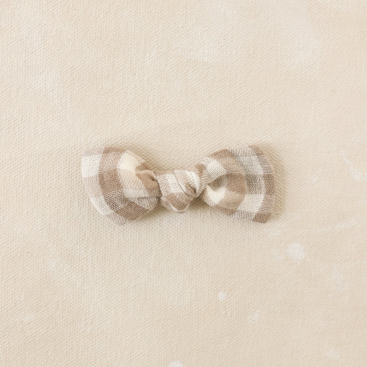 Petite Classic Knot Clip // Oat Gingham