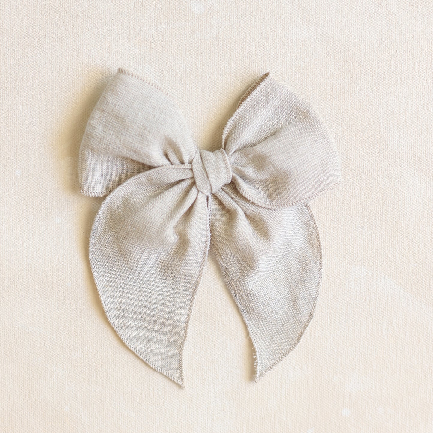 Fleur Bow Clip // Oat