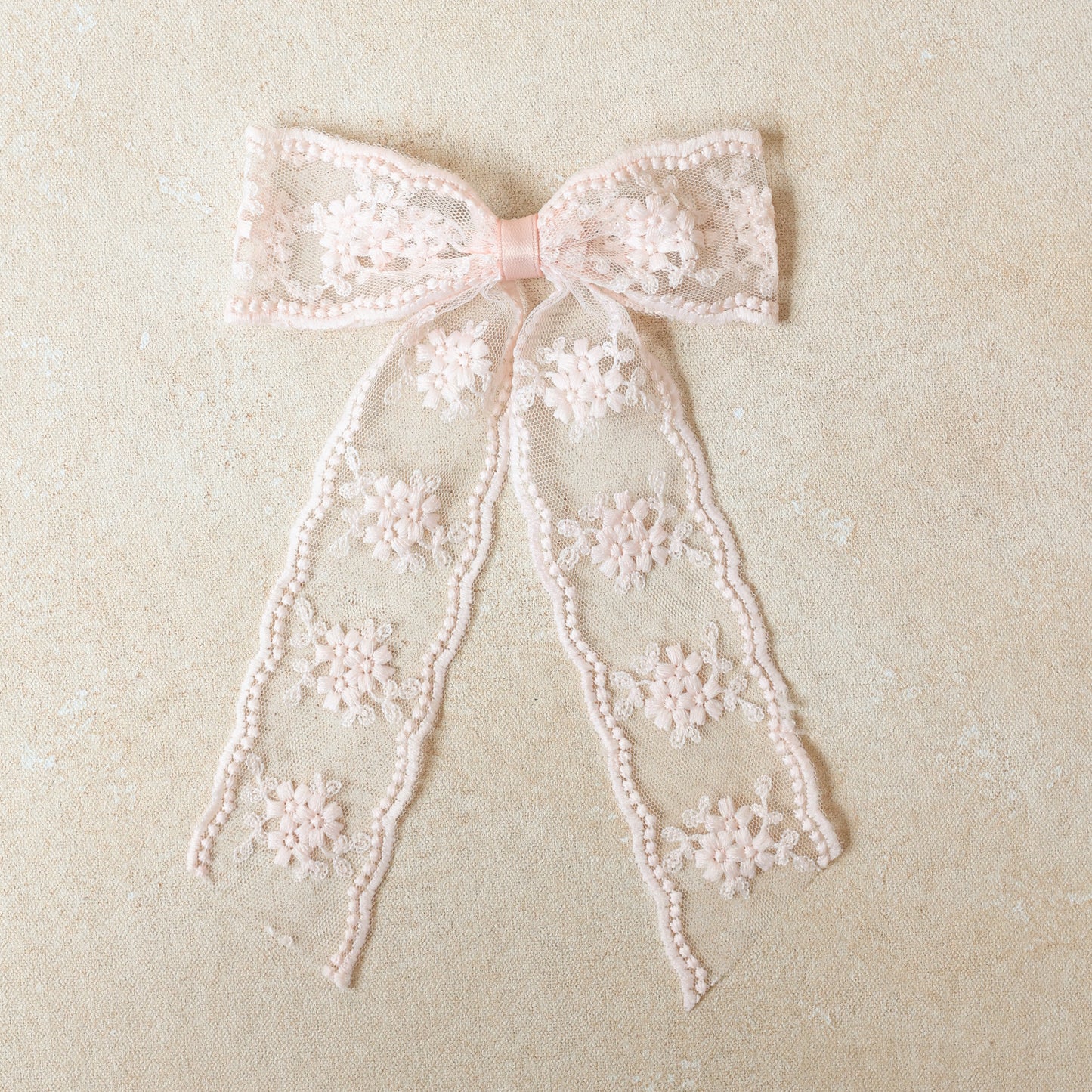 Oversized Lace Bow // Gemma