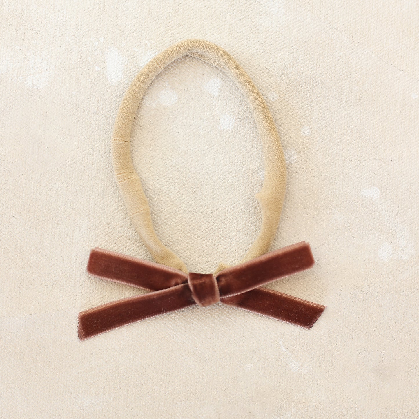 Velvet infant bow // Chocolate