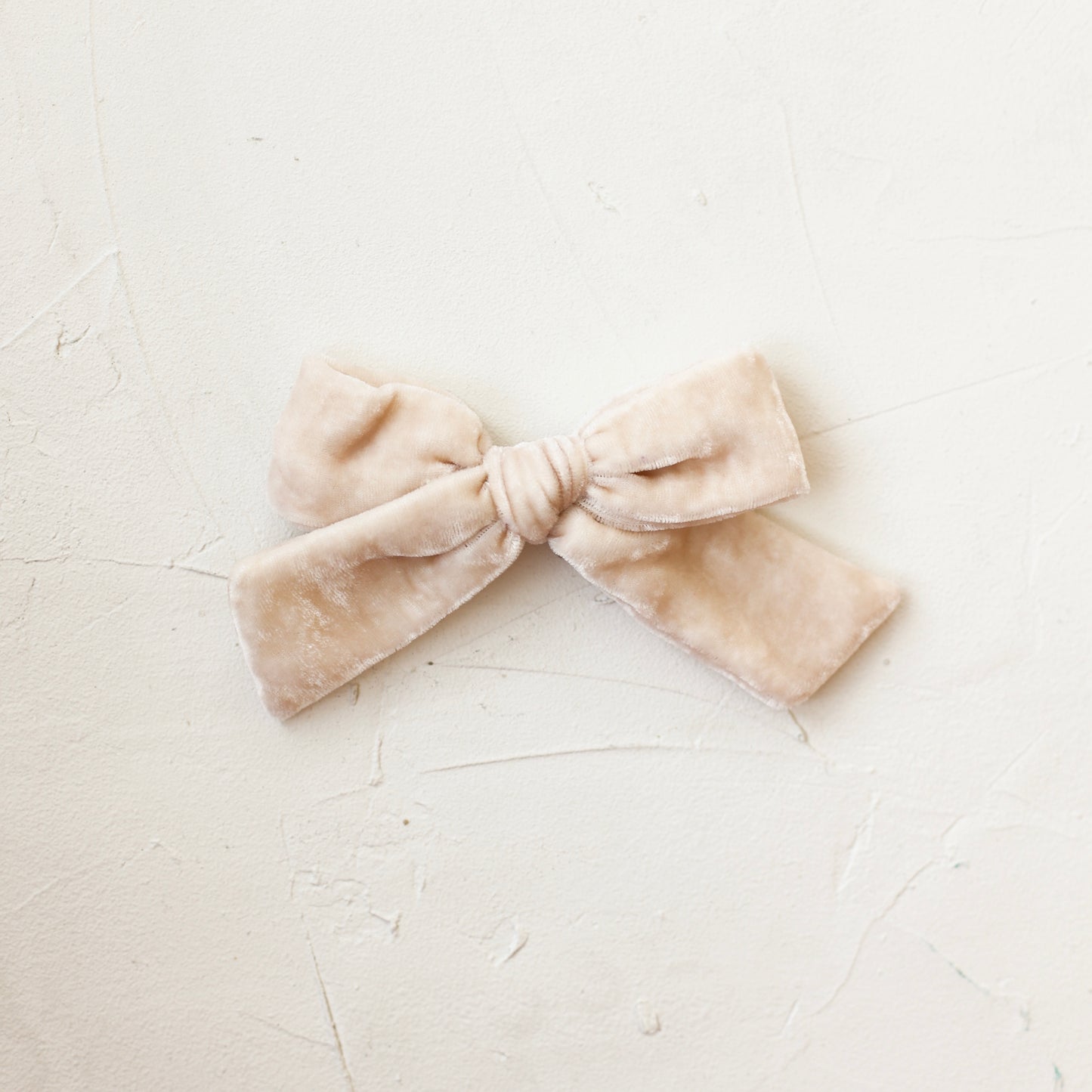 Oversized Classic Velvet Bow Clip // Chloe