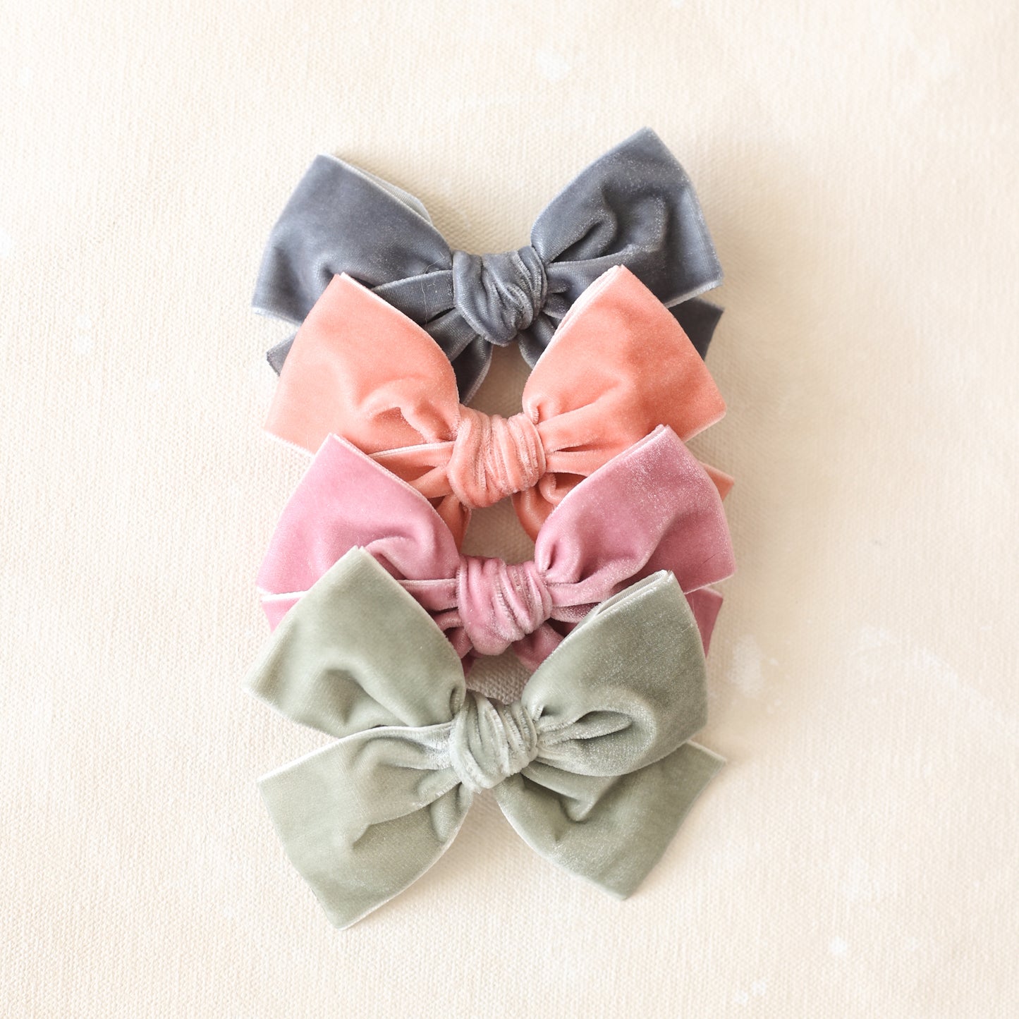 Oversized Classic Bow Clips
