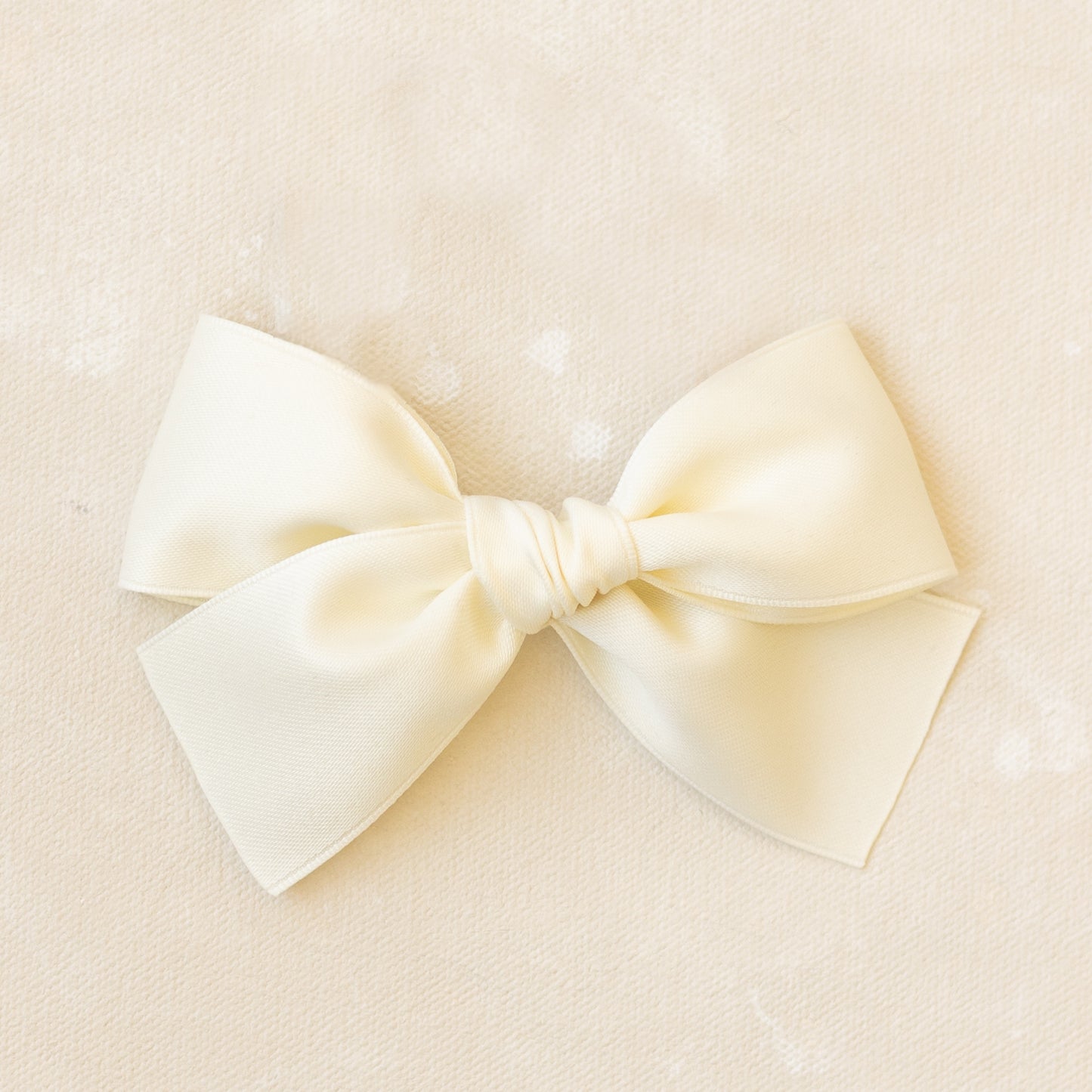 Oversized Classic Bow Clip // Swan
