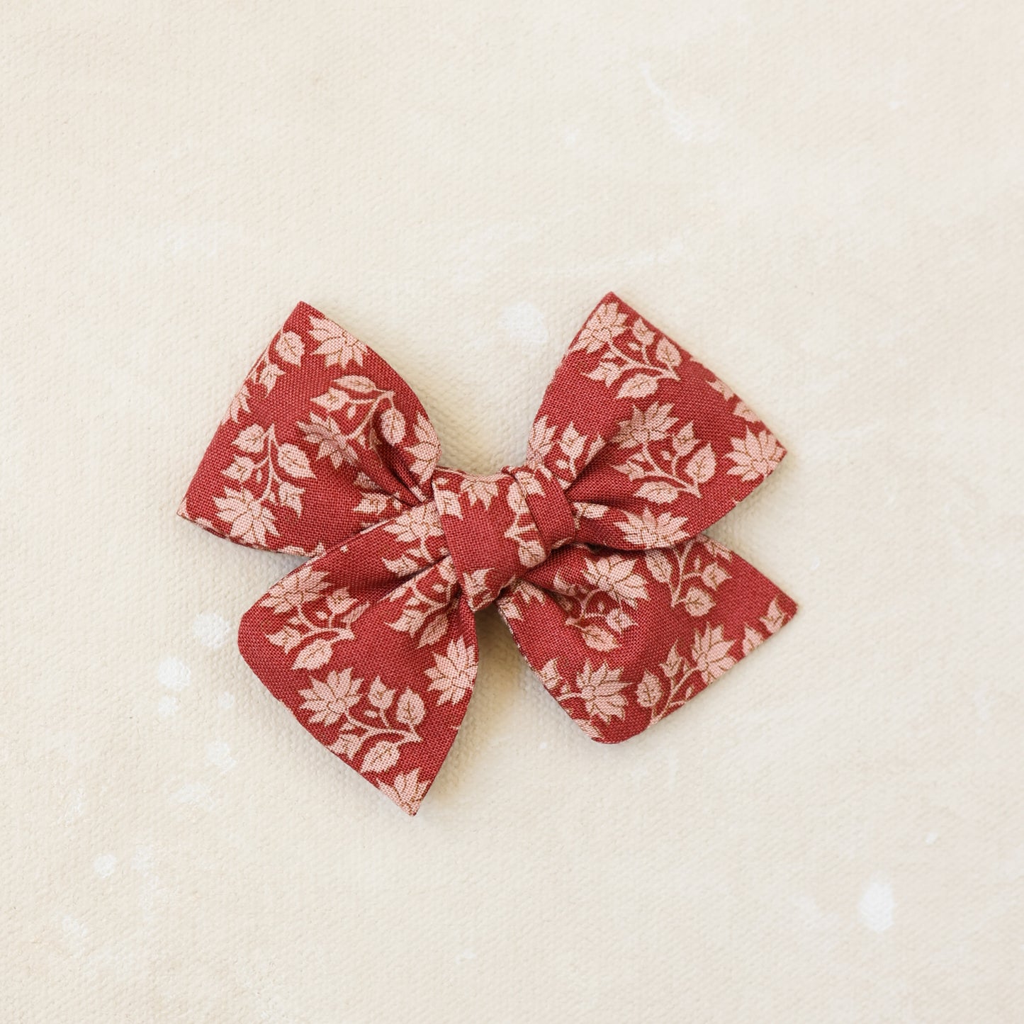 Explorer Bow Clip // Poinsetta