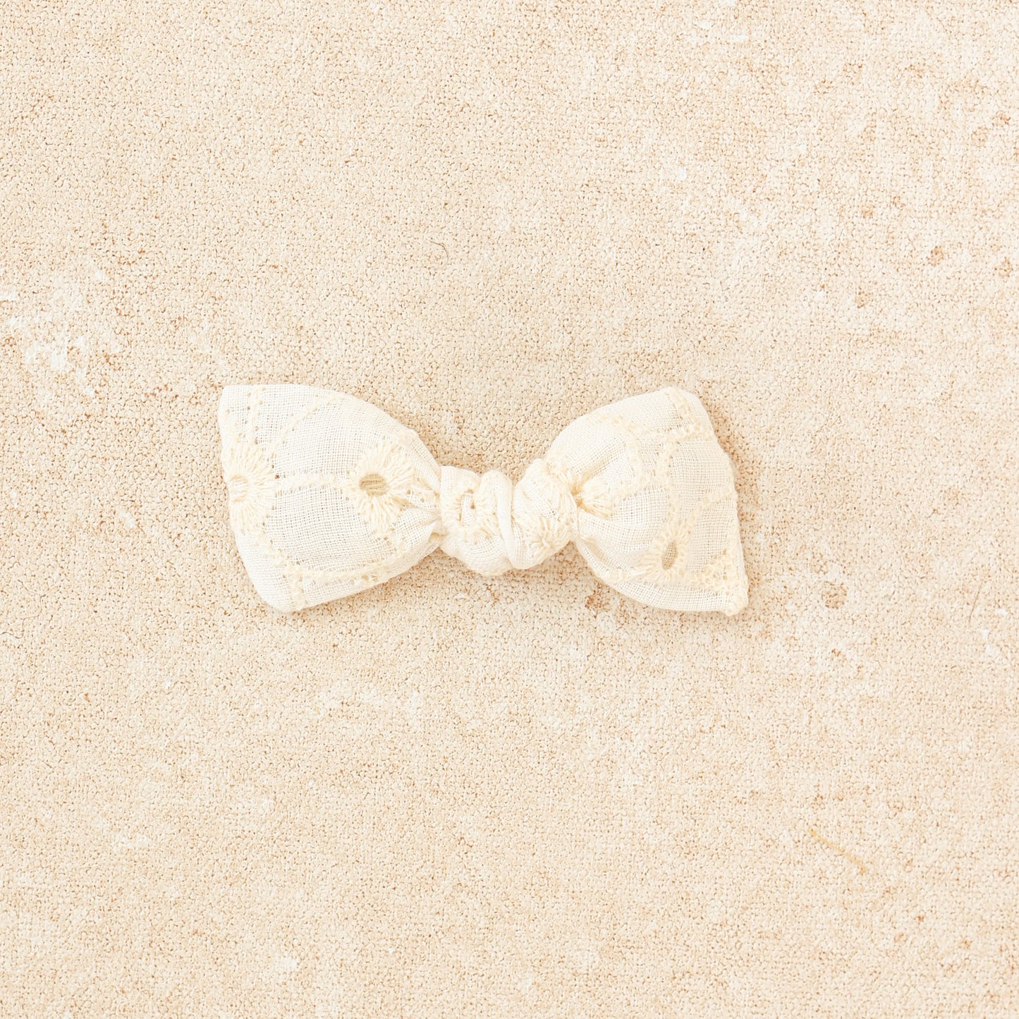 Petite Classic Knot Clip or Band // Elowen