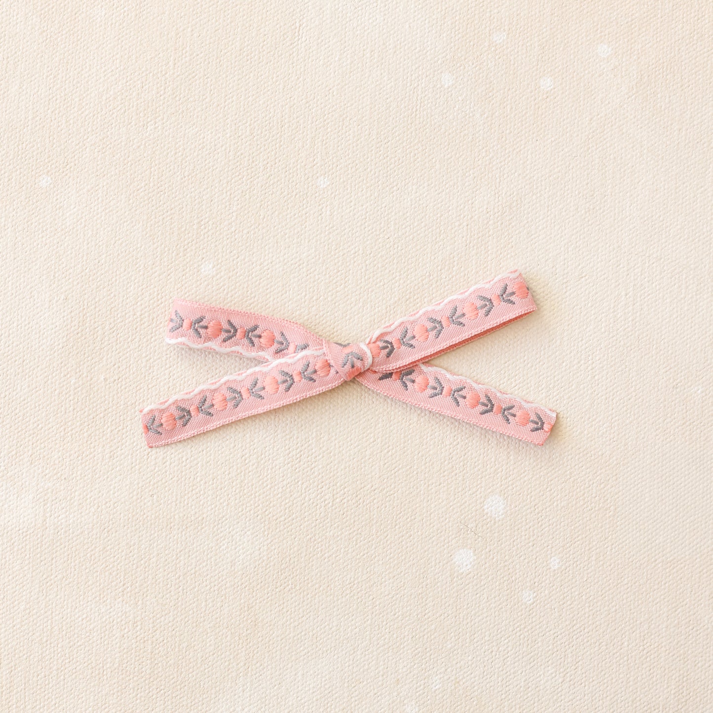 Petite Classic Bow Clip // Winslow