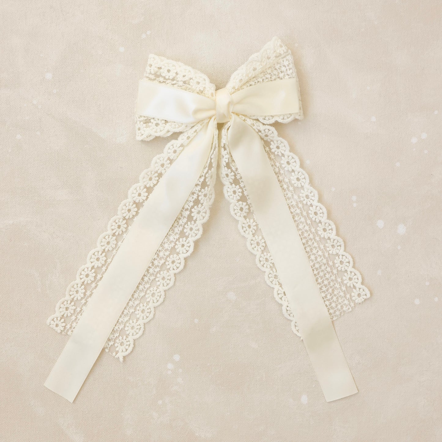 Bow Barrette// Tilly
