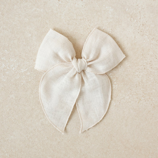 Fleur Bow Clip // Blanche