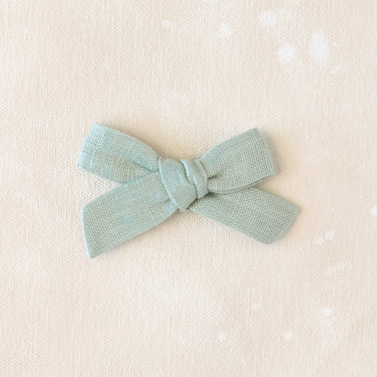 Scout Bow Clip // Eden