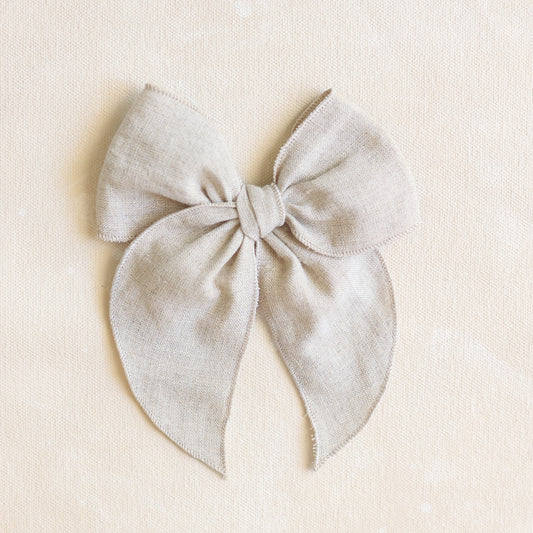 Fleur Bow Clip // Oat