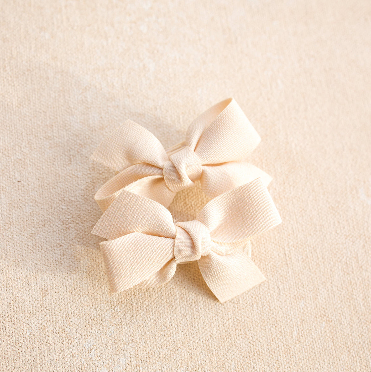 Bitty Bow Clip • Lottie
