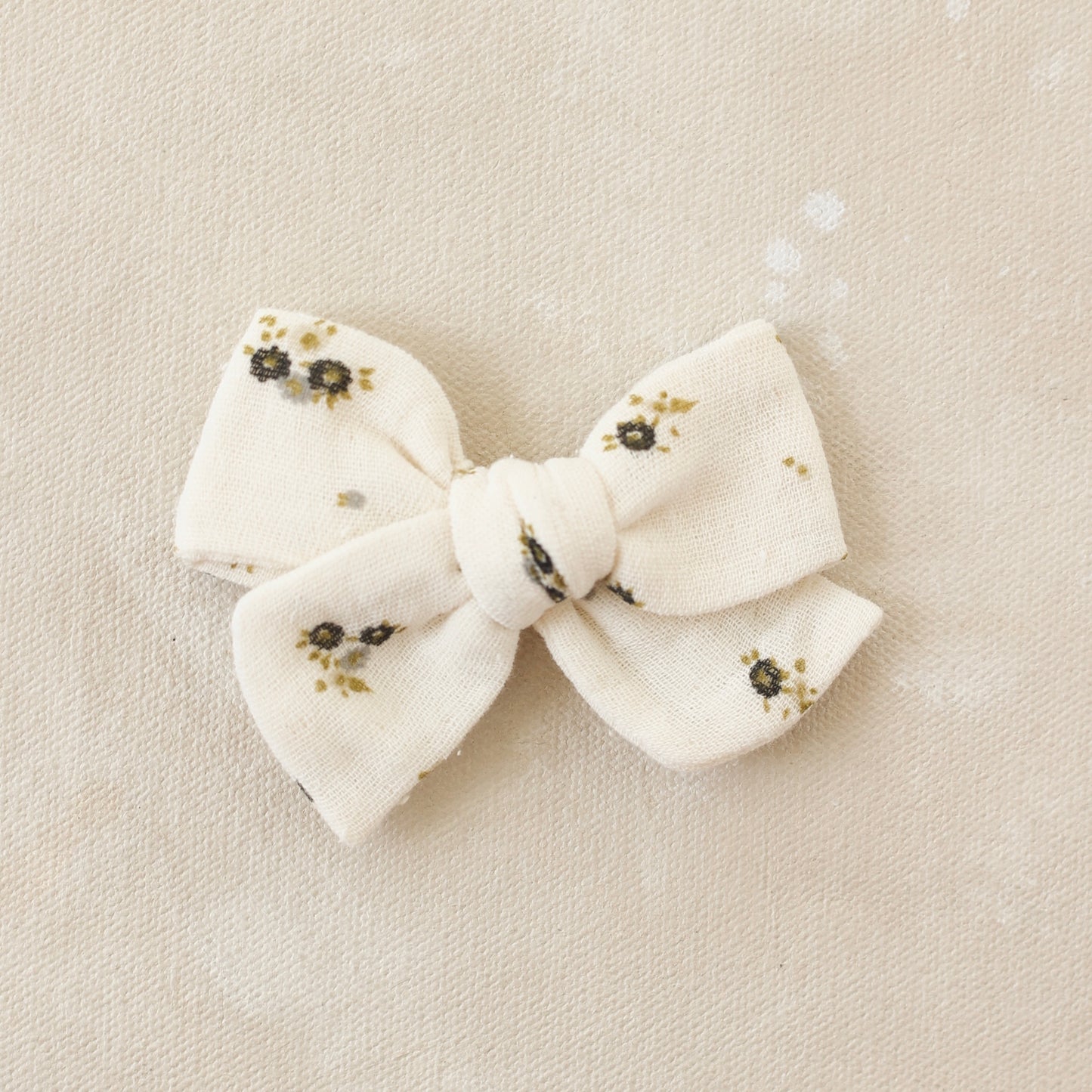 Explorer Bow Clip // Meadow