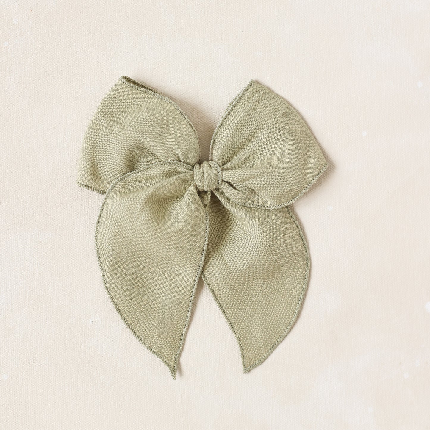 Fleur Bow Clip // Lucky