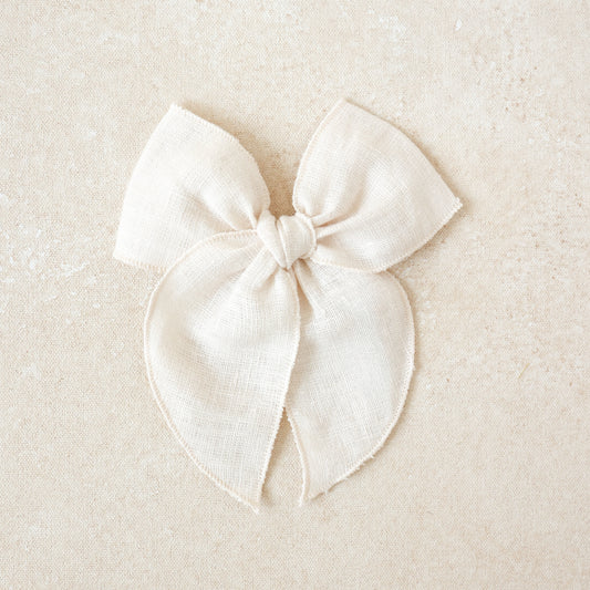 Fleur Bow Clip // Blanche