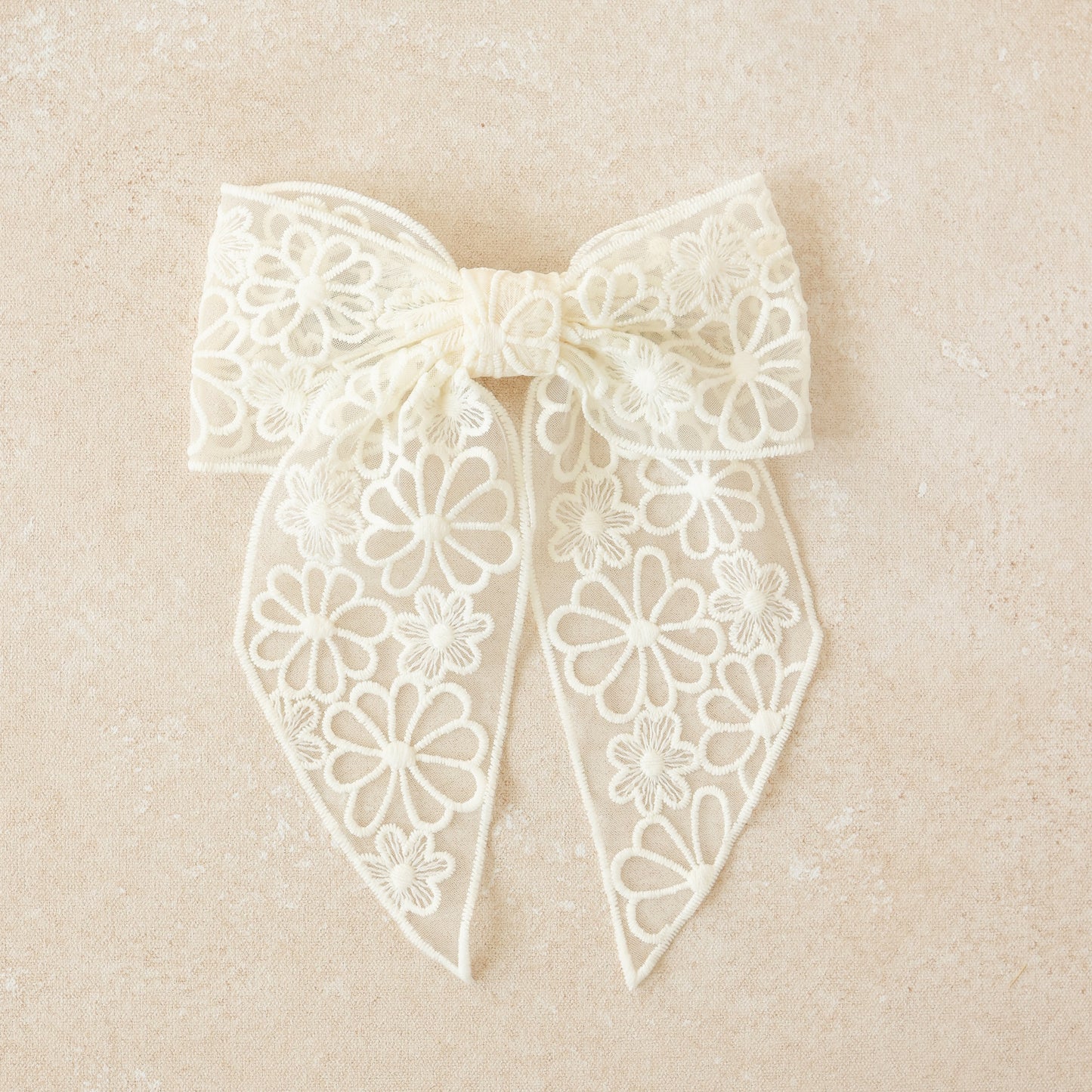 Bow Barrette// Lucie