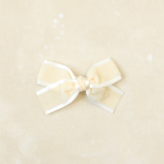 Petite Classic Bow Clip // Doux