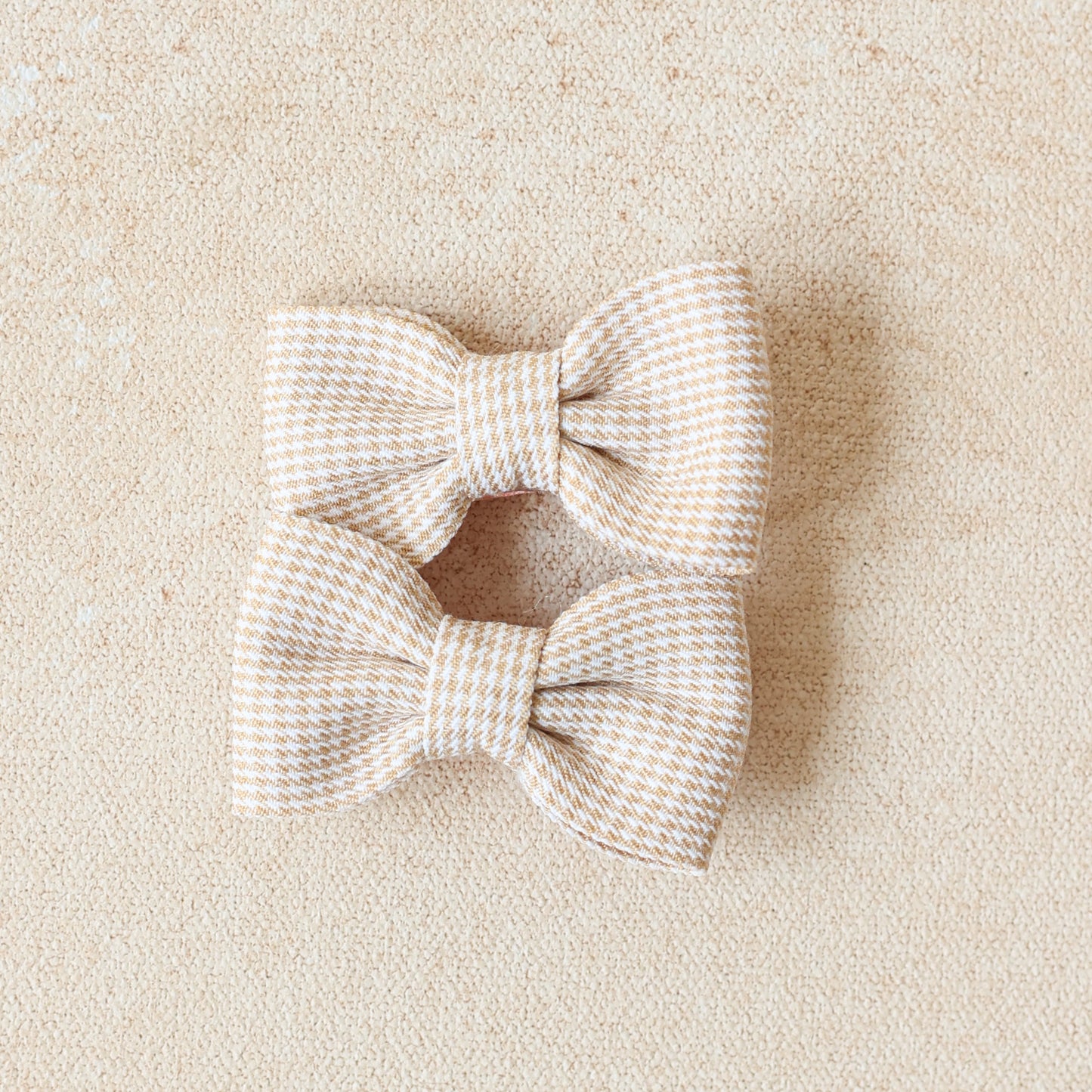 Bitty Bow Clip // Golden Provence