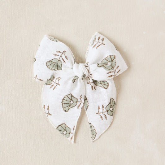 Fleur Bow Clip // Charm