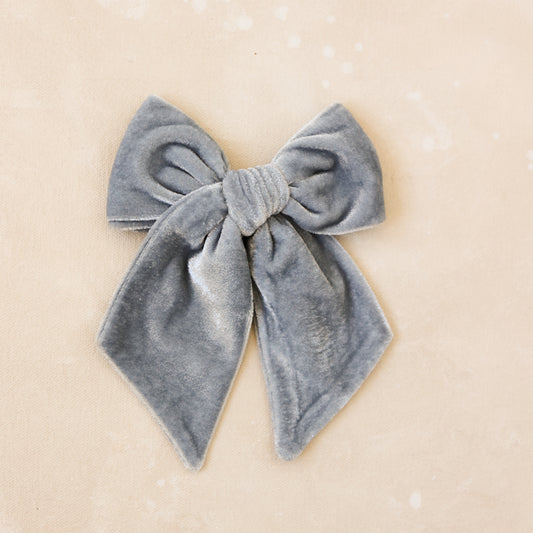 Fable Bow Clip // Whisper