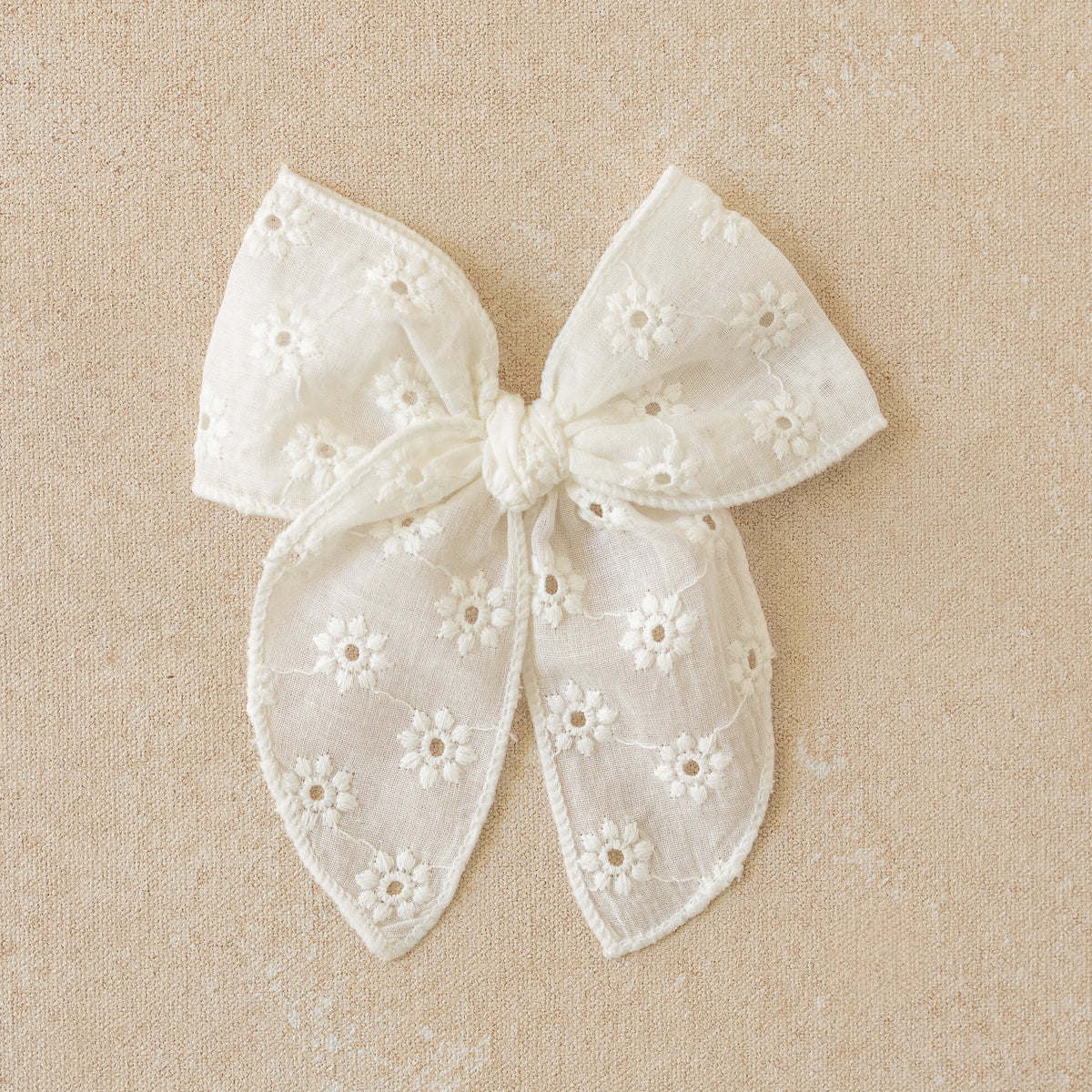 Fleur Bow Clip • White Cottage