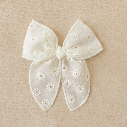 Fleur Bow Clip • White Cottage