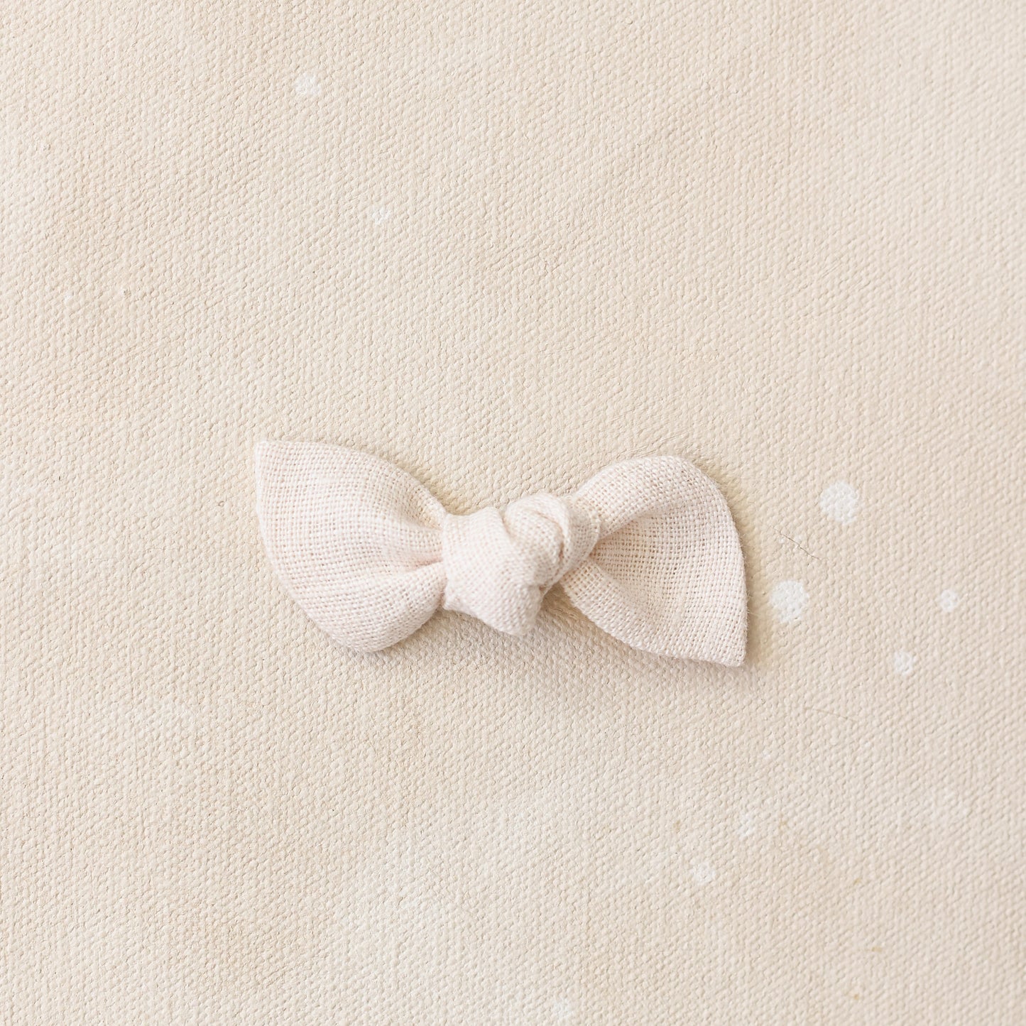 Petite Classic Knot Clip // Blanche