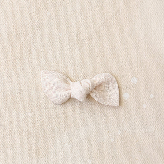 Petite Classic Knot Clip // Blanche