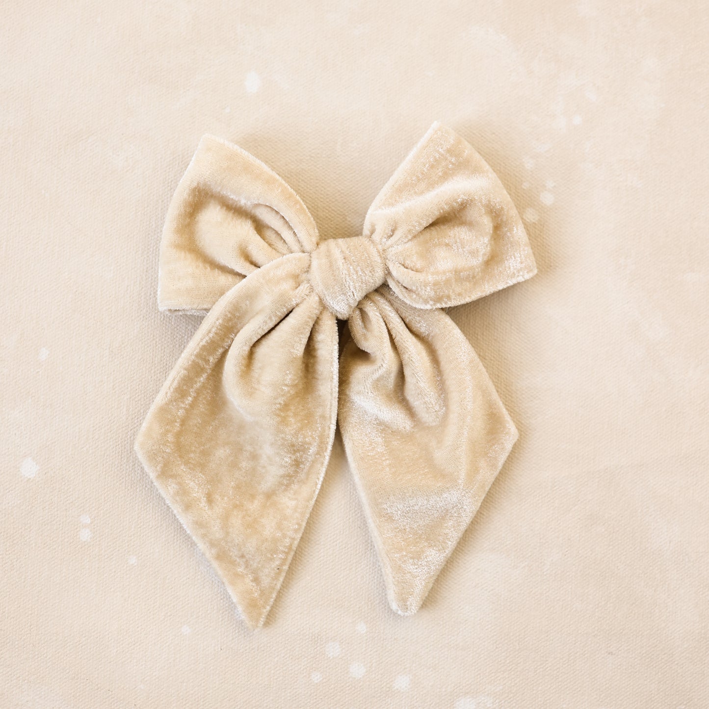 Fable Bow Clip // Antique Ivory