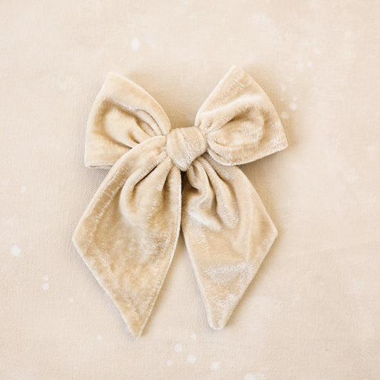 Fable Bow Clip // Antique Ivory