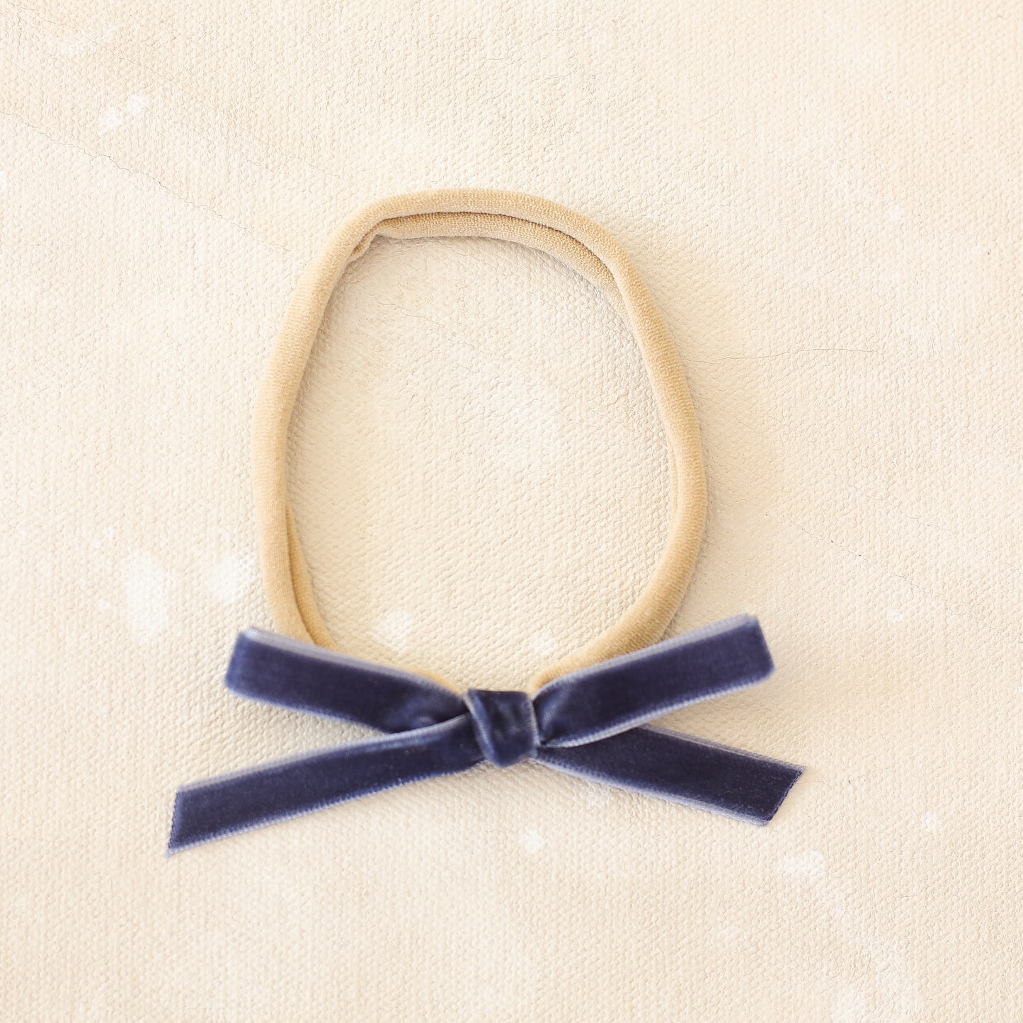 Velvet infant bow // Blueberry