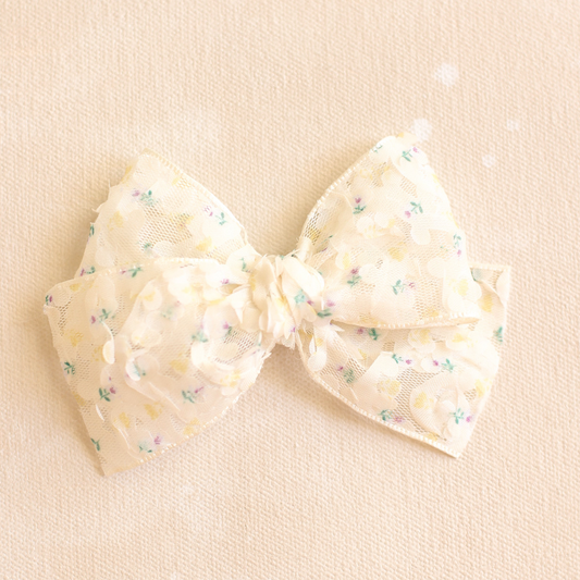 Oversized Classic Bow Clip // Collyns