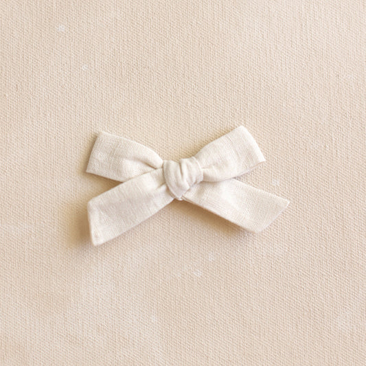 Scout Bow Clip // Blanche