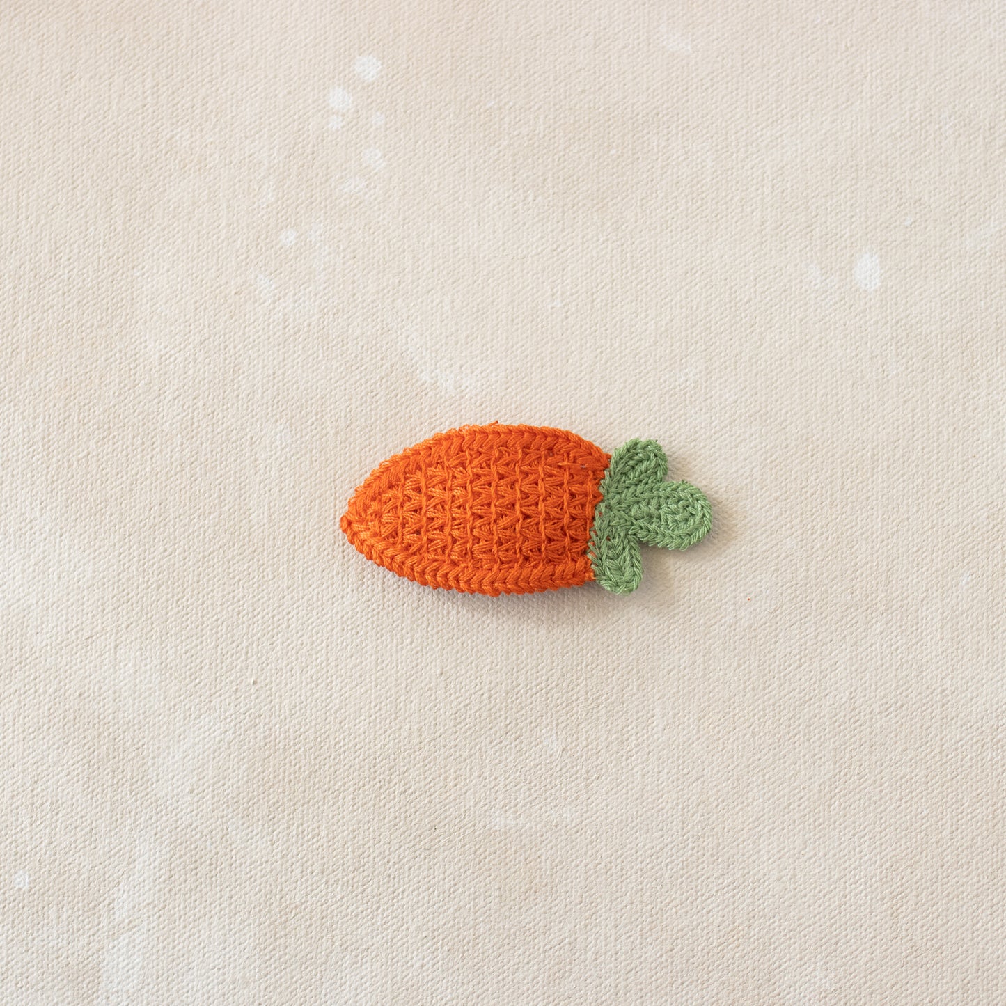 Crochet snap clip // Carrot